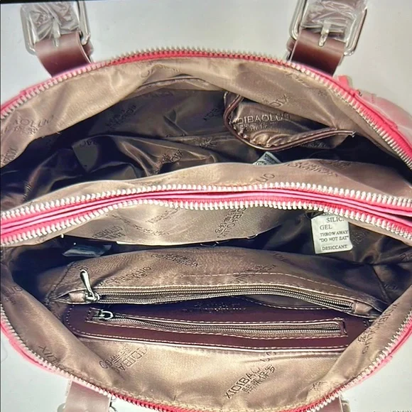 ❣️5/$25 Glossy Red Patent Leather Satchel with Metallic Accents. 🆕 - Picture 5 of 5